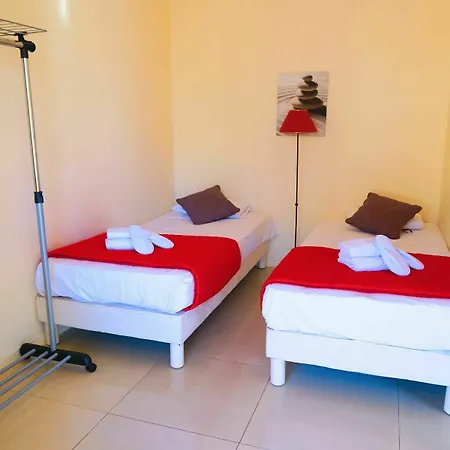Nestor&jeeves - Playa Terrace - - Close Sea Daire